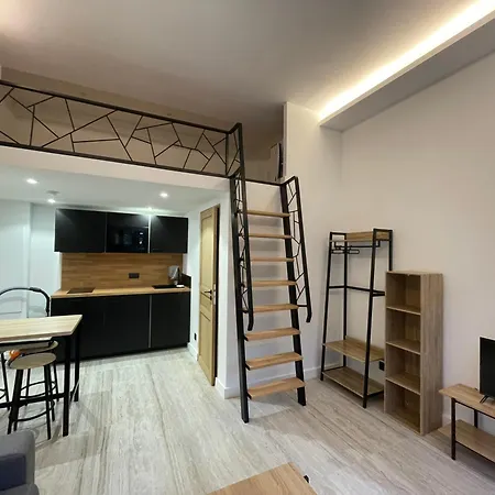Apartamento Pasteur, Centre, Calme Et Renove Antibes