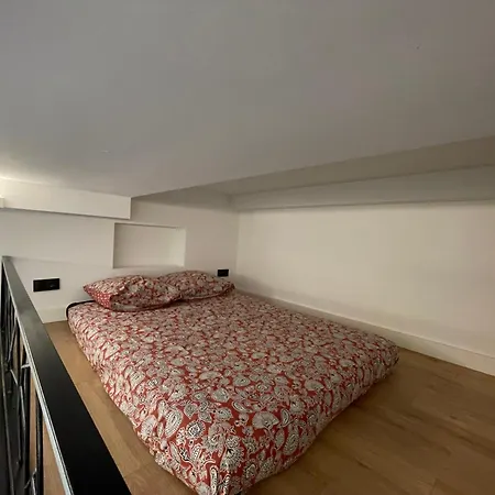 Pasteur, Vieil Antibes, Proche Port Antibes